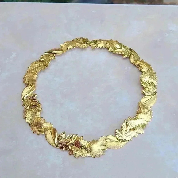 Vintage Napier leaves Gold-toned necklace - Picture 7 of 16